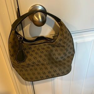BEAUTIFUL VINTAGE DOONEY AND BURKE HUNTER GREEN SMALL BAG